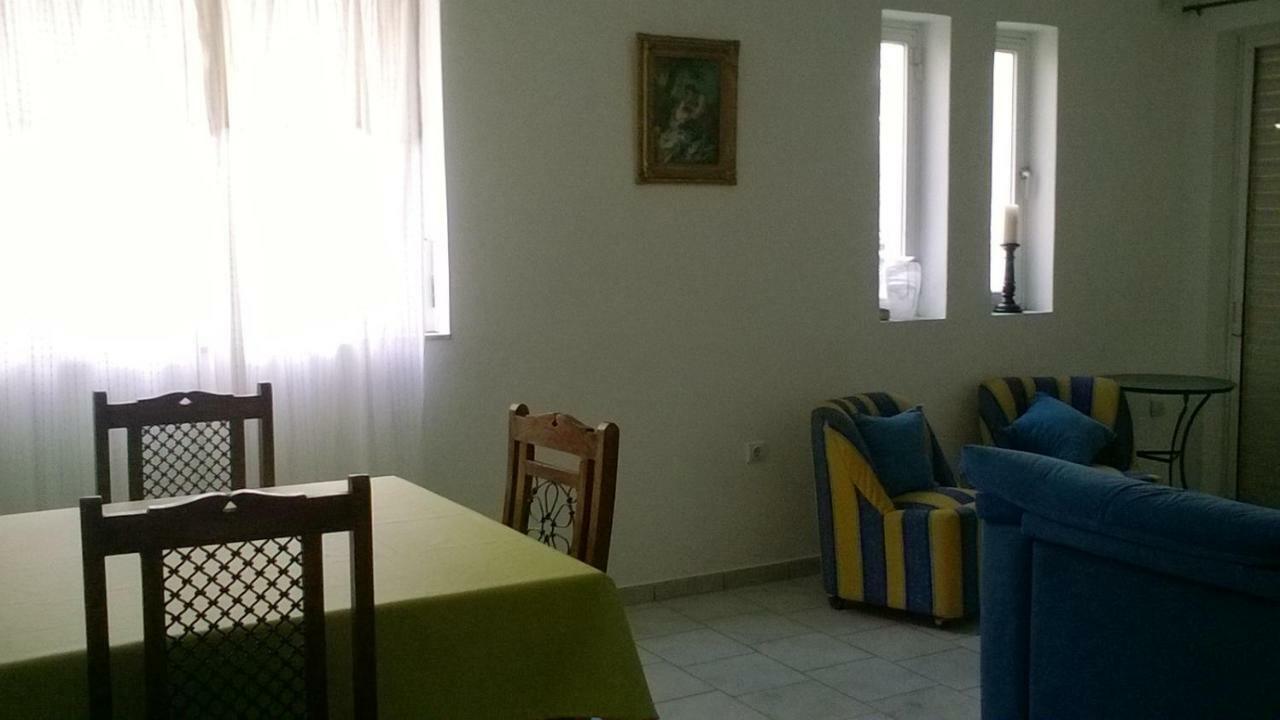 Nireos Proteos 20 Apartamento Rafína Exterior foto